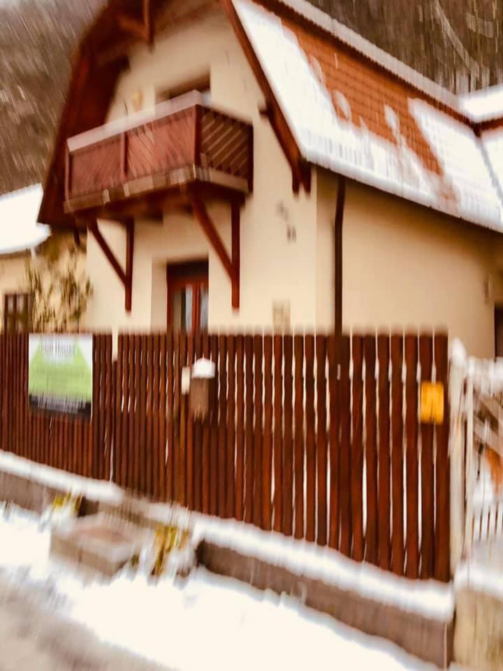 Chill House Apartment Miskolc Ngoại thất bức ảnh