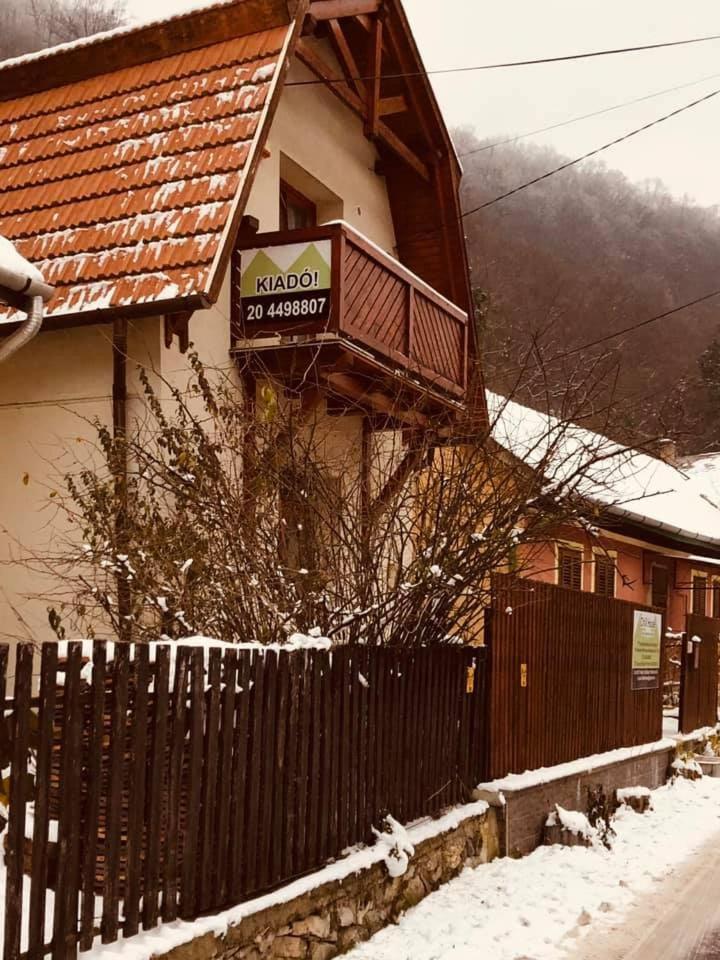 Chill House Apartment Miskolc Ngoại thất bức ảnh