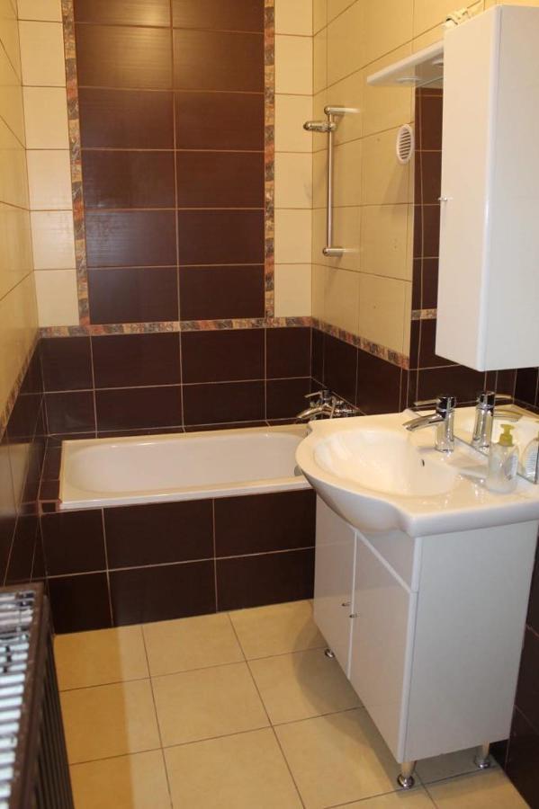 Chill House Apartment Miskolc Ngoại thất bức ảnh
